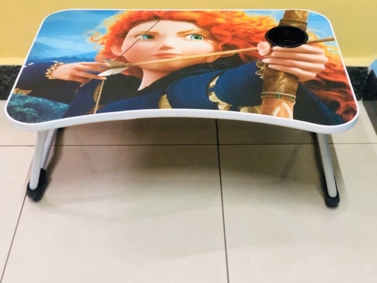 طاولة متعددة الاستخدامات مع إمكانية الطي