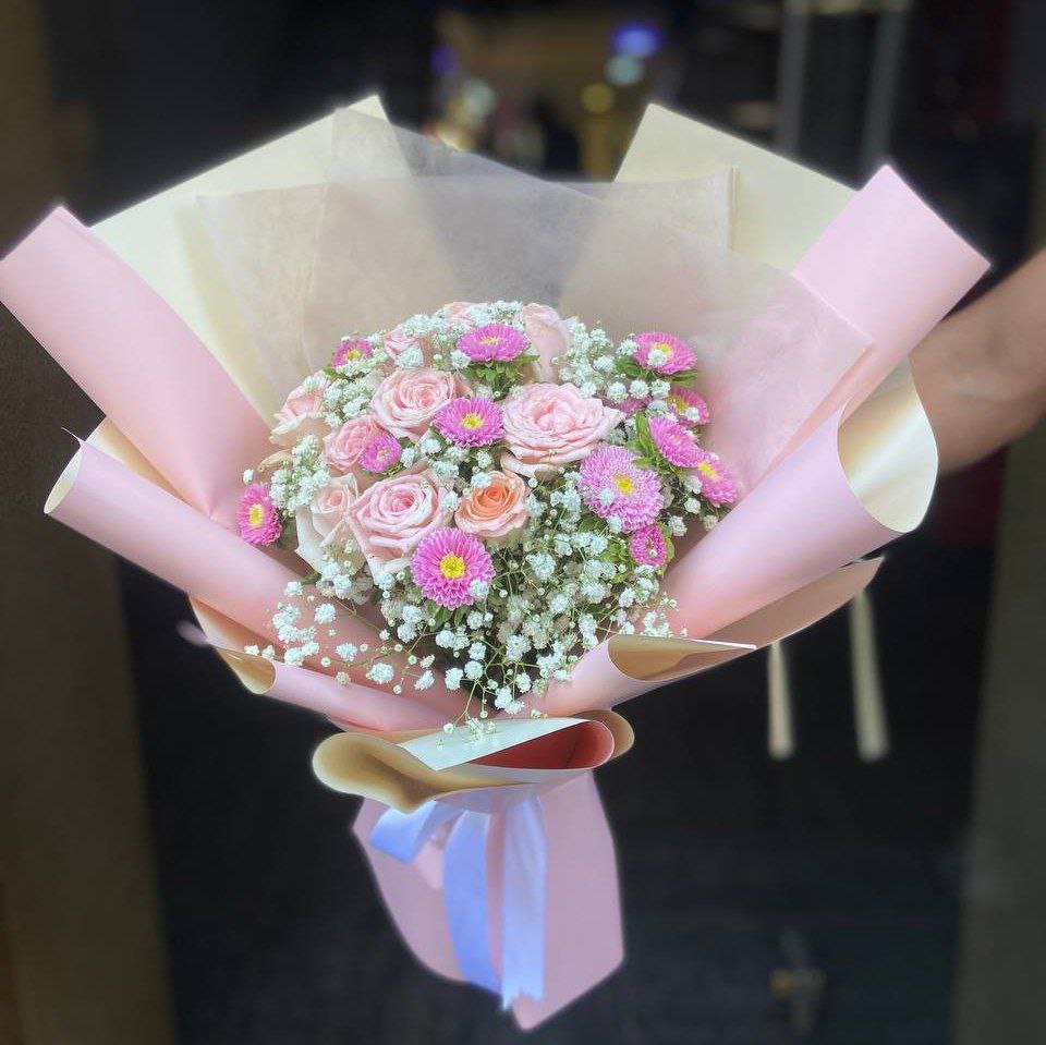 باقة ورد لون زهري