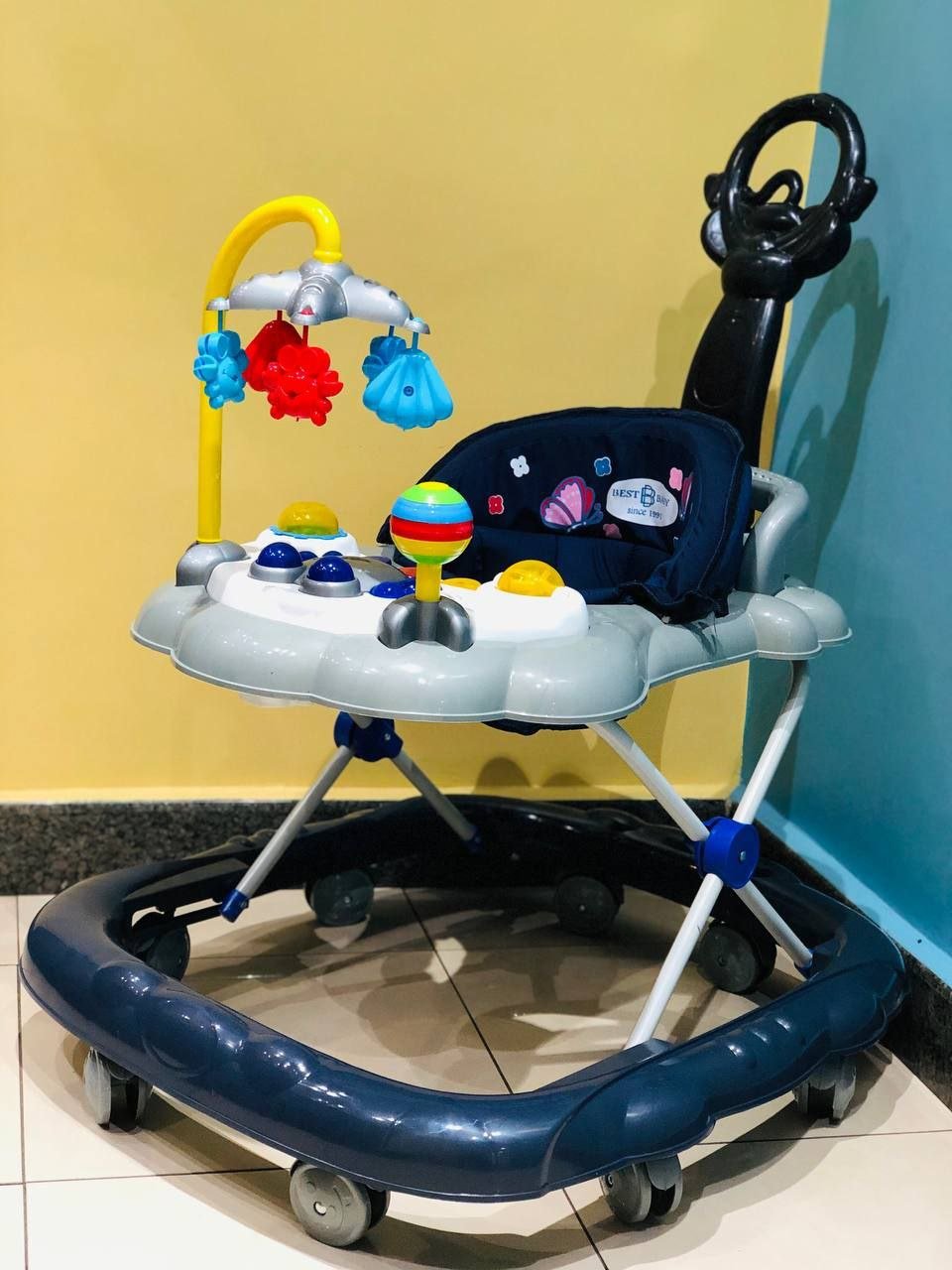 مشاية أطفال