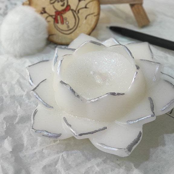 شمعة زهرة اللوتس