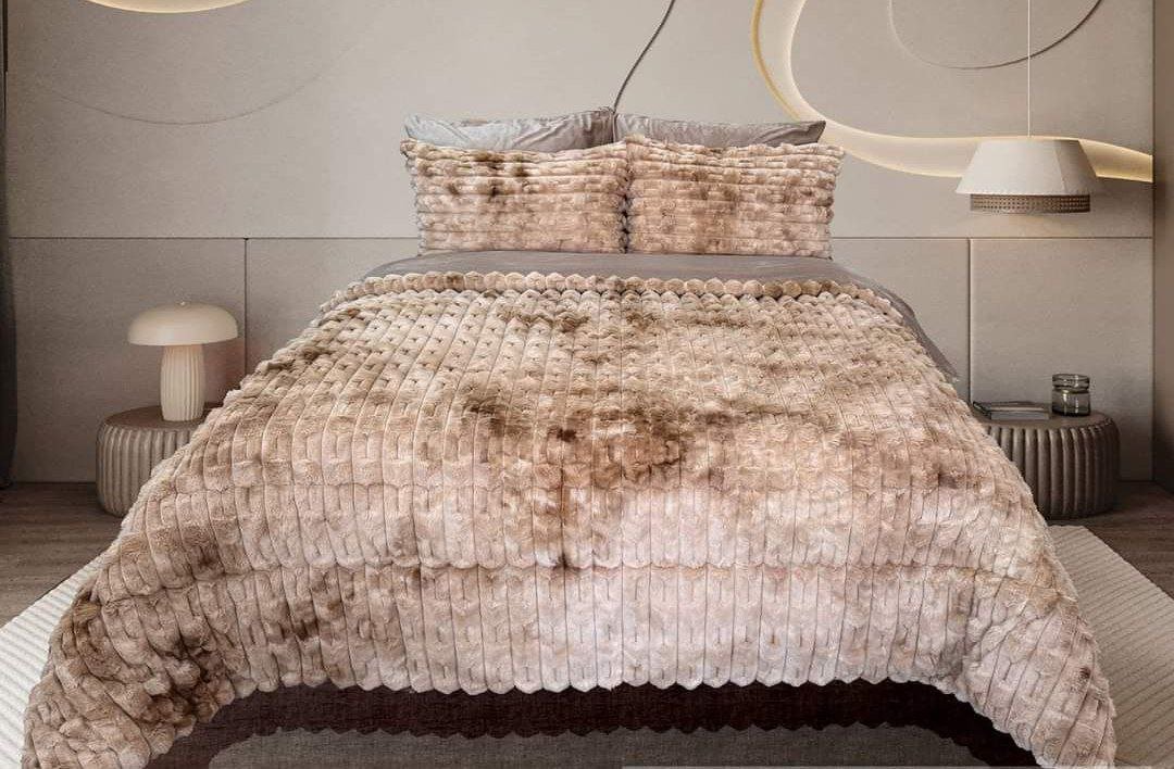 طقم لحاف فرو مقلم مفرد 2