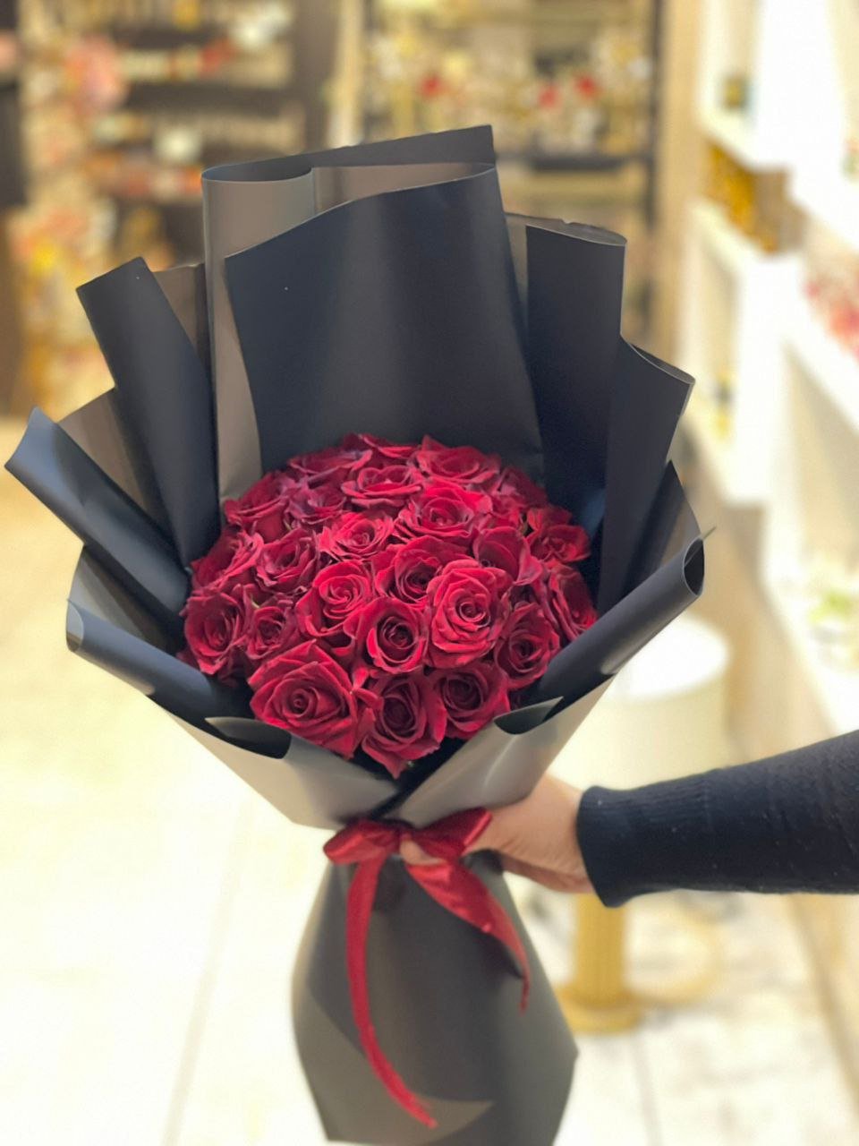 باقة جوري تغليف اسود