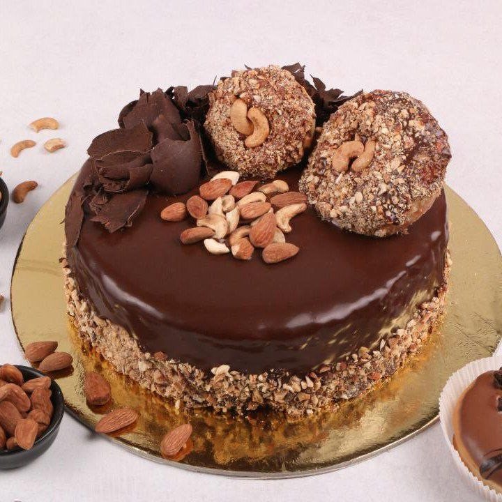 قالب شوكولا بالمكسرات